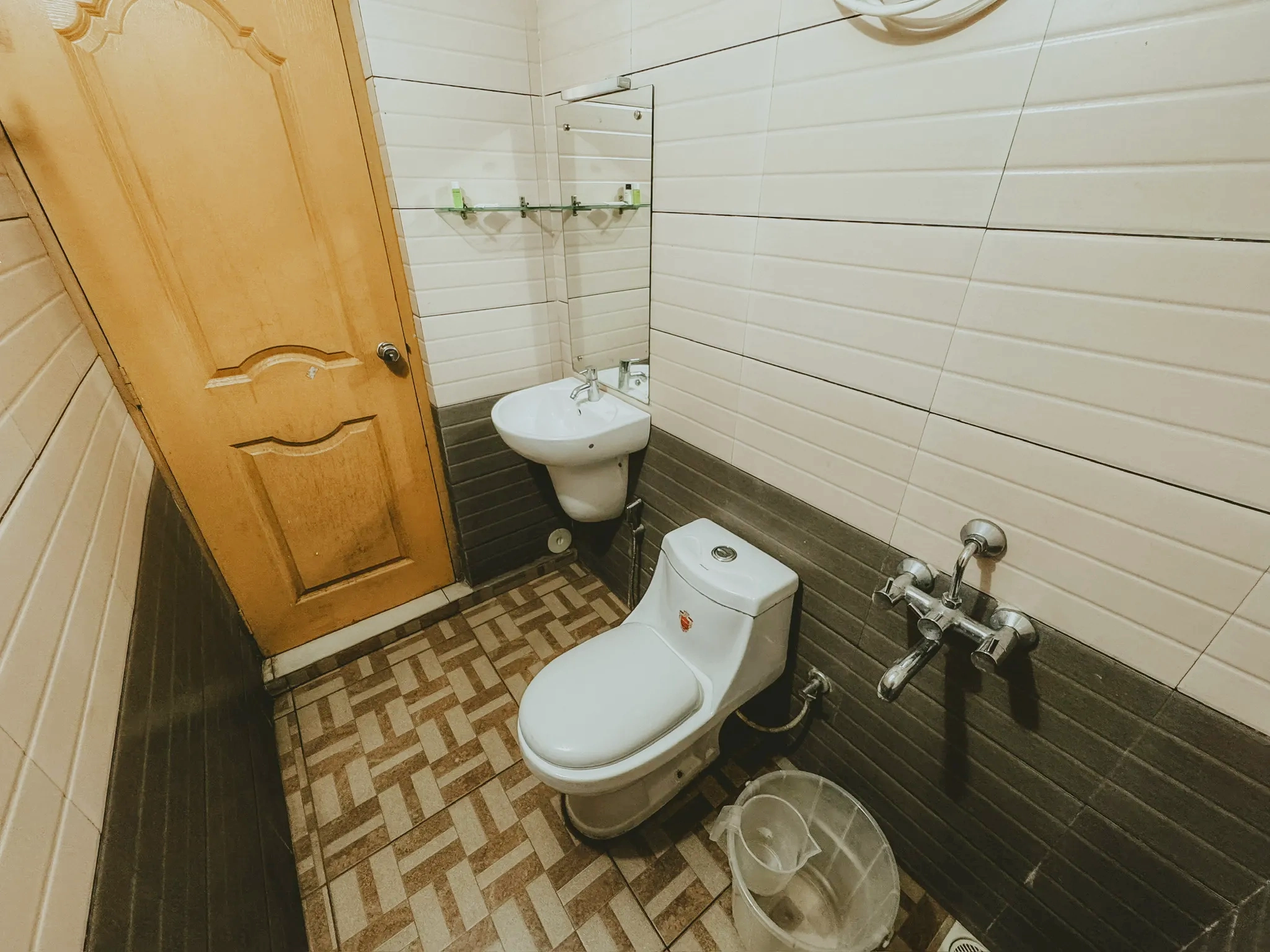 Deluxe Room 6